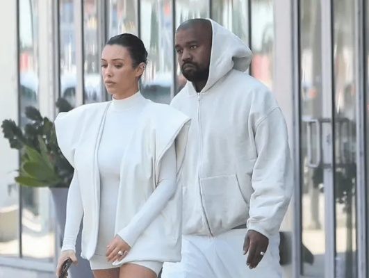 侃爷妻子离婚风波频传，网友热议：没了她，游戏怎么玩？