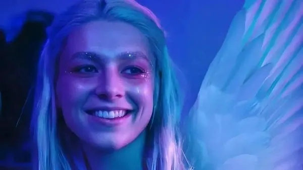 悉尼妹首度遭遇网络暴力，揭秘《亢奋》幕后真相