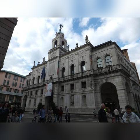 意大利山区失联博士紧急救援，多方联动探寻生命奇迹