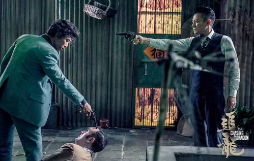 浴缸偷窥名场面导演谈，《呼啸山庄》新片再掀激情风暴