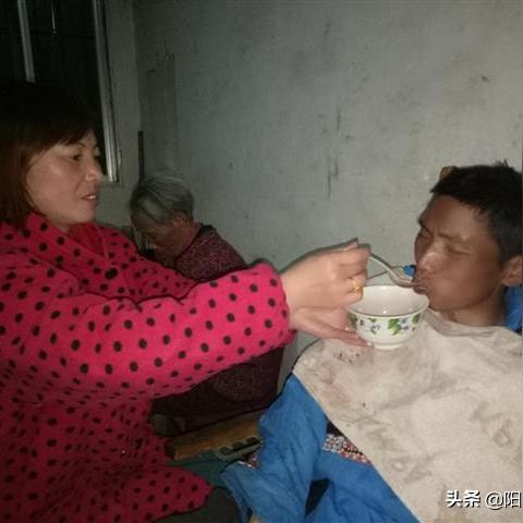 高中生熬夜追剧突发脑梗，半身不遂紧急送医救治新案例