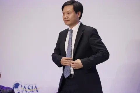 亿级富豪新宠：雷军成偶像，DeepSeek热用，环保出行成潮流