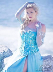 《冰雪女王cos惊艳揭秘，棕色尘埃2新视角体验》