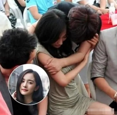 女星咬耳事件：敬业还是鲜肉诱惑？揭秘娱乐圈惊人真相