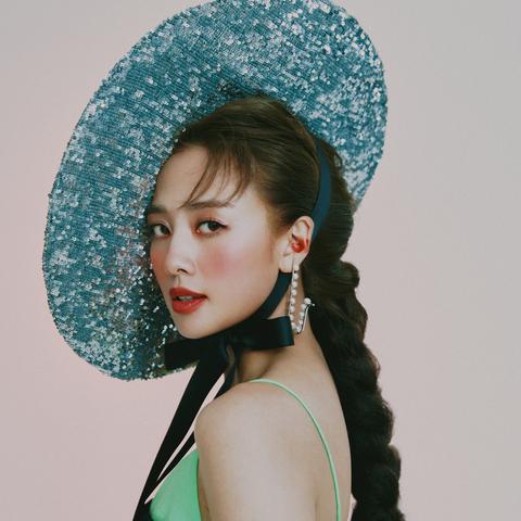 吴映洁微博大揭秘，从单身宣言到单亲妈妈，藏着多少圈内真心话？