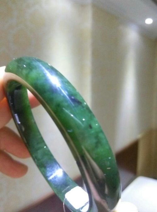 韩国网友捡到价值近50万金手镯，375克重宝无人认领可自留珍藏