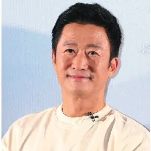 吴京紧急护理唇部，意外曝光护肤新秘籍