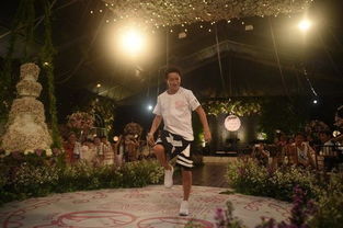 宇树机器人热舞惊艳 黄渤呆滞赛博斗舞再掀热潮