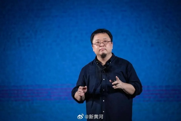 罗永浩盛赞三星折叠屏，唯一遗憾：重量稍显沉重，创新体验升级