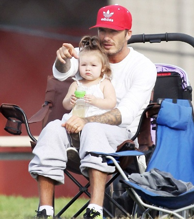 哈珀·塞文·贝克汉姆类型拆解，星二代流量密码下可复用的时尚+育儿逻辑