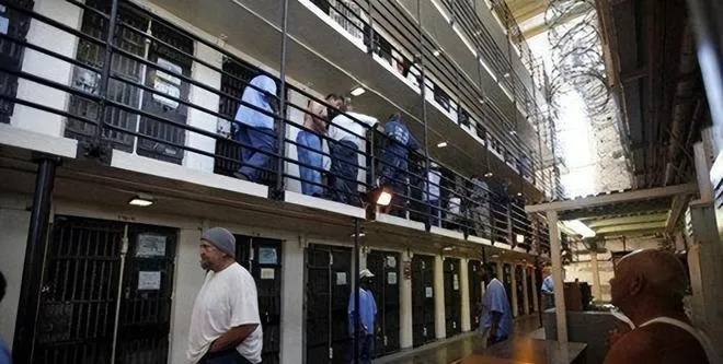 英国监狱变身电竞乐园，狱警囚犯共战游戏新篇章