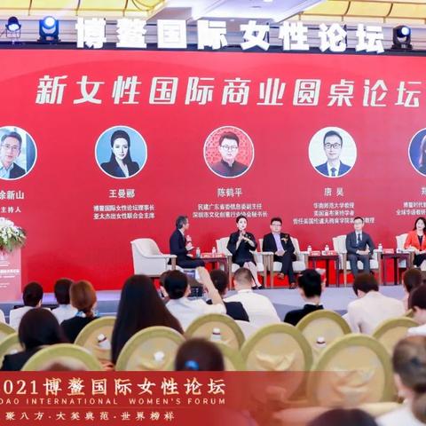 梨体模COS爱丽丝新视频，揭秘AI赋能游戏体验革新