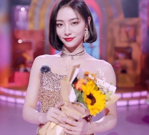 yasal新造型惊艳亮相，韩援新风采吸睛无数！