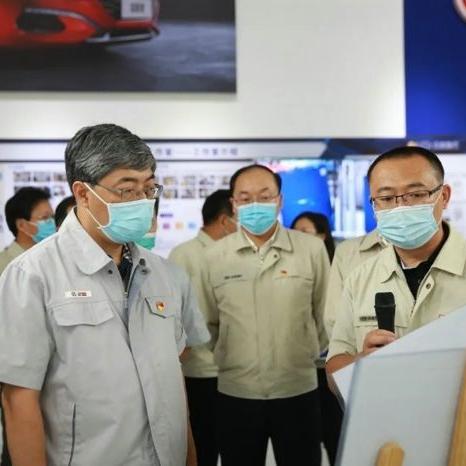 英雄联盟五周年明星赛，跨界电竞的破圈密码，明星与职业选手对战的隐藏门道？