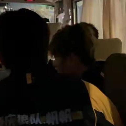 2015LPL赛季复盘，初代御三家的巅峰与阵痛，为何成LPL转型关键节点？