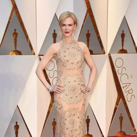 单亲妈妈妮可・基德曼情人节独享温馨时光