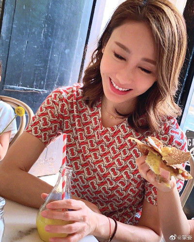 三上悠亚情人节限定美照 32岁依旧少女感拉满