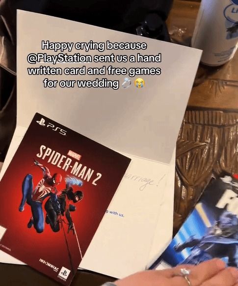 羡慕！新人结婚邀请索尼 结果索尼真随礼了！