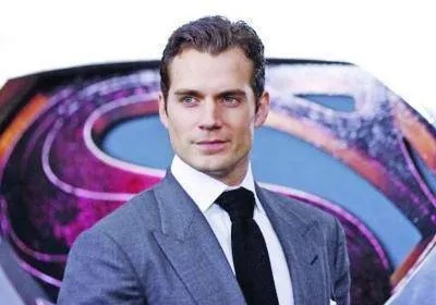 亨利卡维尔争议全盘点：好看的皮囊不代表好棒的判断力