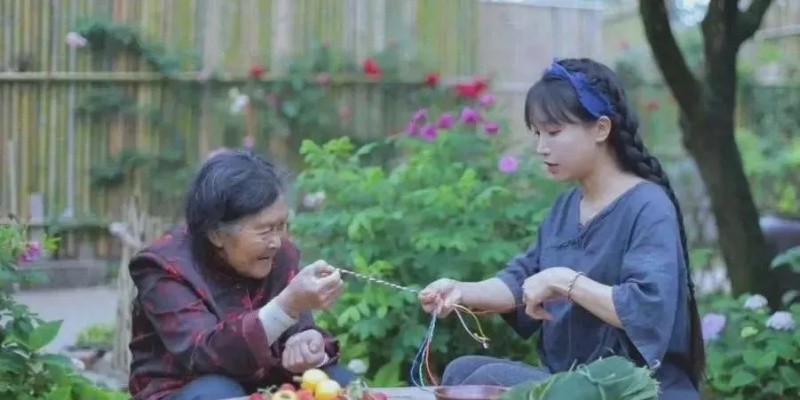 李子柒回应账号断更 马年想多陪陪奶奶