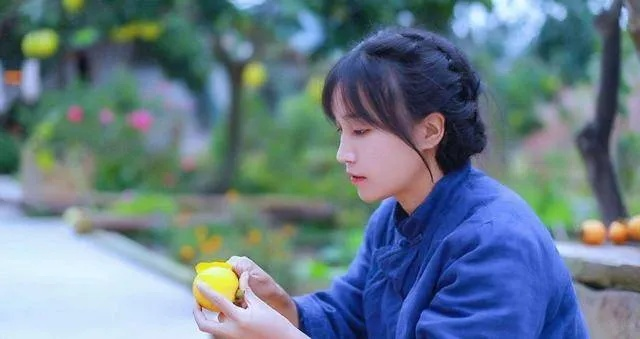 李子柒回应账号断更 马年想多陪陪奶奶