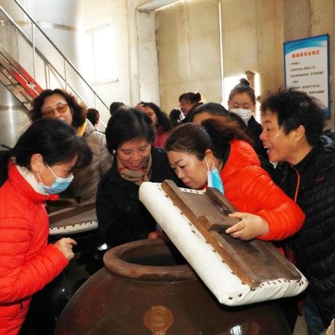 女子徒步3000公里后发现怀孕 人妻视角的动态图