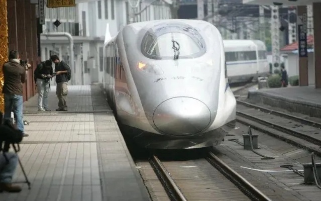 旅客检测称高铁二氧化碳超标 专家回应：没超！