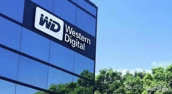 西数CEO称2026年硬盘已售罄！消费者仅贡献5%营收？