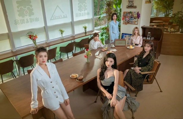 《完蛋！我被美女包围了！》新年祝福来了！班长祝大家新的一年一切顺利