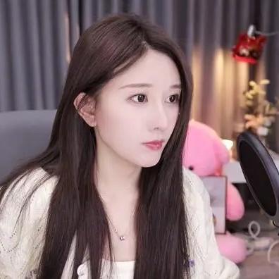 现在的新片宣传真拼 黑丝美女当众倒立