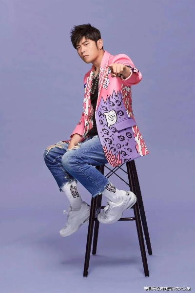 周杰伦新专辑超过12首歌 调侃“是不是有点多了”