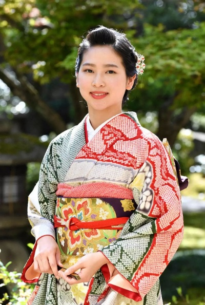 濑户环奈等日本女星向中国粉丝拜年！穿古装“拍片”