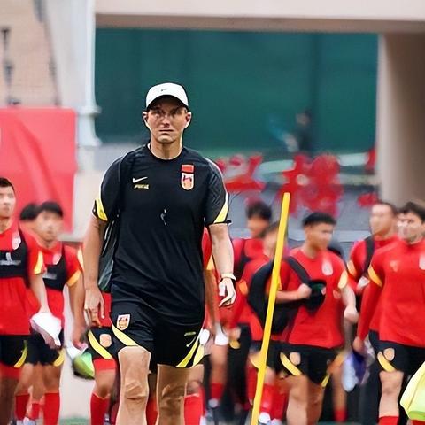 国足世预赛小组倒数第2，独家拆解病灶+突围方案，2026世界杯还有戏吗？