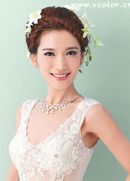 春晚发型争议！马凡舒回应，盘发不如披发效果好，你更喜欢哪款？