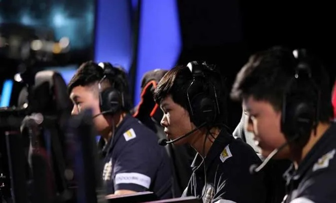 皇族LOL比赛视频藏着哪些上分密码？拆解S14决赛3个职业级必学细节