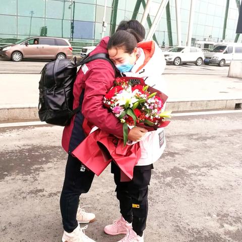 "户口本上就剩自己了" 明星刘维用AI生成家人团聚视频