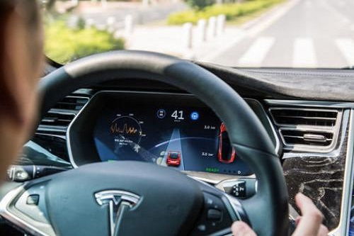 特斯拉新车没方向盘没脚踏板：定价不超20万、不需要人开