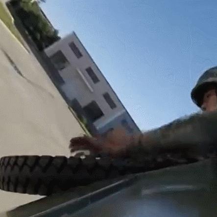 《飞驰人生3》正片发布！极限换胎默契尽显