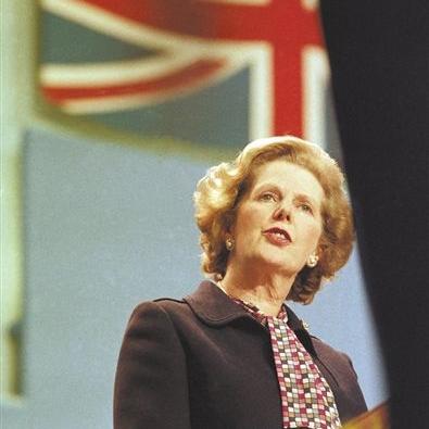 EVE启示录版本怎么玩？主权战配船、工业搬砖、刷怪效率全揭秘