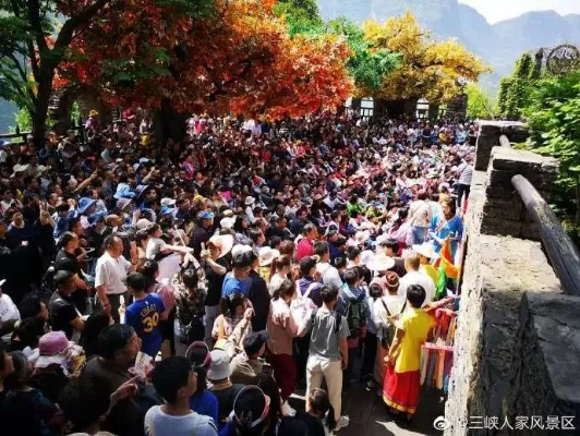 人人人你人人人 多地知名景区挤爆 紧急喊停：已达上限！