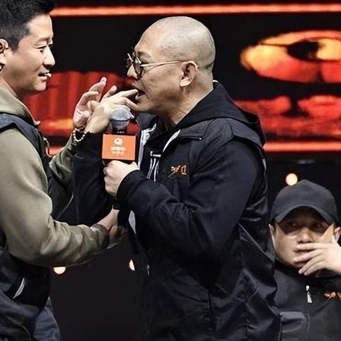 豆包AI采访《镖人》导演袁和平：彩蛋由Seedance 2.0制作