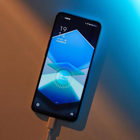 小米史上最大电池手机！小米17 Max配备8000mAh电池