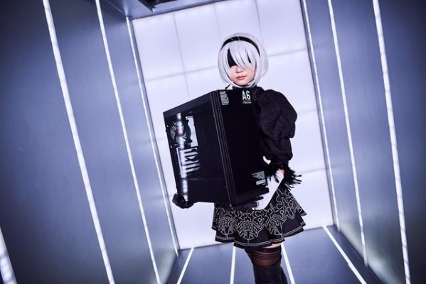 《尼尔机械纪元》主题机箱！饰有超美2B小姐姐