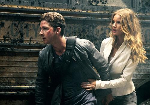 变形金刚男主被打原因:骂一屋子"觉醒男士"都是同性恋