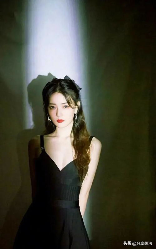 《剑星》体模申才恩睡衣美照：浅蓝吊带大雷近在眼前