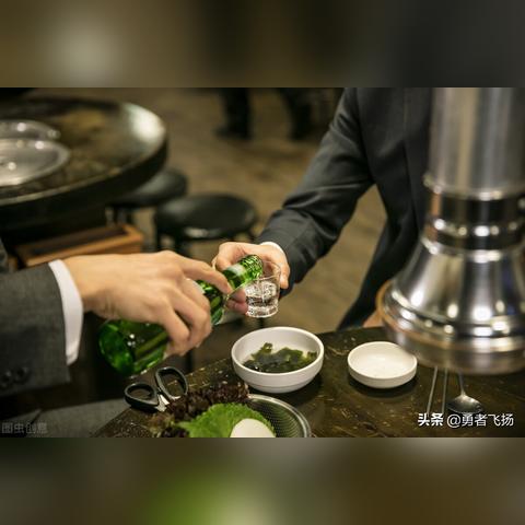 《人民日报》发文称拒绝畸形酒文化 文明不劝酒 劝酒不文明！