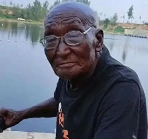 全体钓鱼佬降半目致敬 75岁“钓帝”黑大爷离世