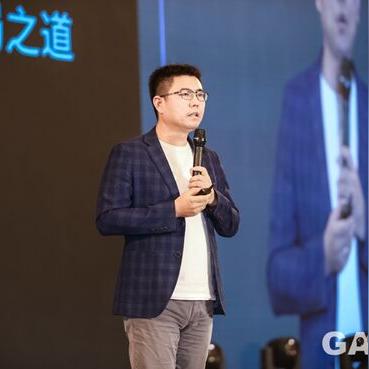 微软半数员工陷AI替代焦虑？3类高危岗位+职场破局实操指南