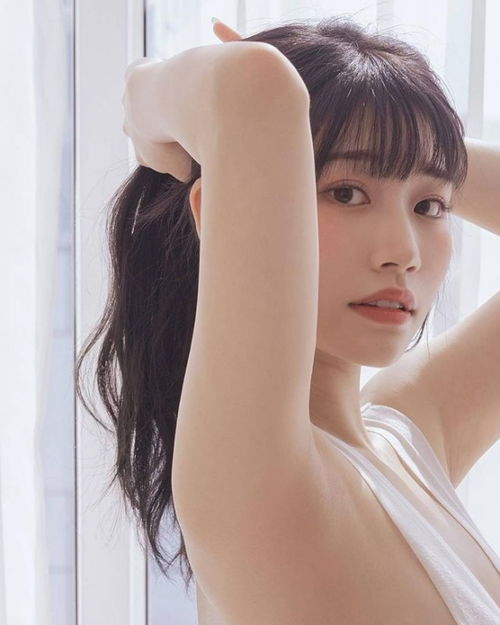 河北彩花新美照！裸背尽显好身材