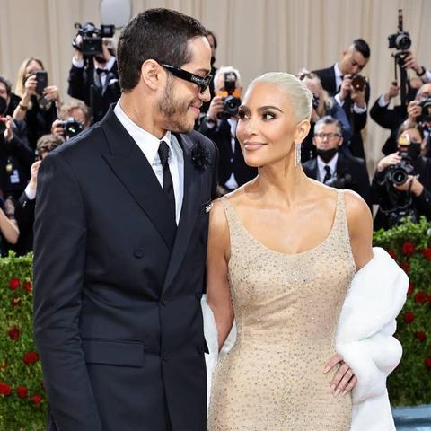 布拉德·皮特新恋情，智性恋+姐弟恋双标签背后，中年男星择偶的全新打开方式？